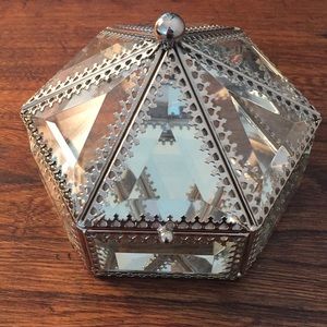 Nicole Miller jewelry box